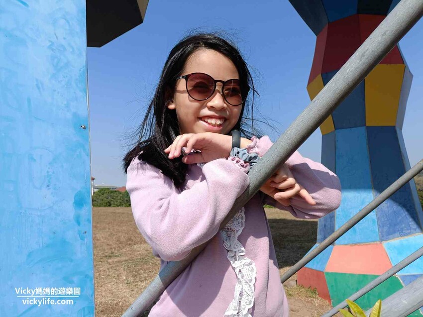 這座農場竟然有4個大安森林公園大，不僅可以騎馬射箭，還可以看特技秀，再來玩腳踏船練體力，想要在大草原上滾來滾去享受大自然也沒問題