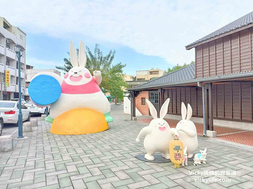 超浪漫的賓果連線遊戲，一定要「我們」一起，一起吃喝玩樂才可以！