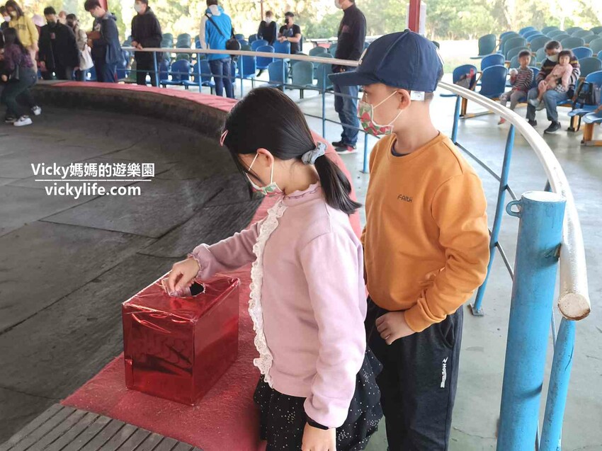 這座農場竟然有4個大安森林公園大，不僅可以騎馬射箭，還可以看特技秀，再來玩腳踏船練體力，想要在大草原上滾來滾去享受大自然也沒問題