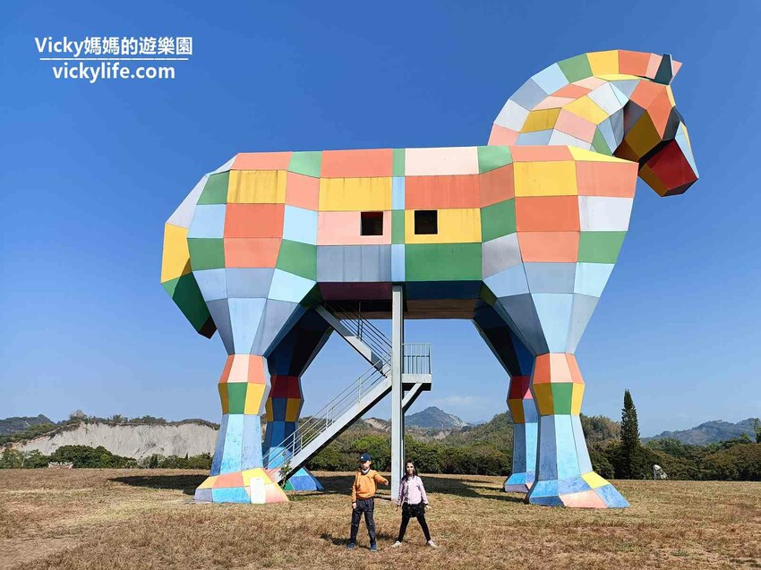 這座農場竟然有4個大安森林公園大，不僅可以騎馬射箭，還可以看特技秀，再來玩腳踏船練體力，想要在大草原上滾來滾去享受大自然也沒問題