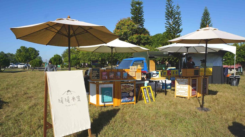這座農場竟然有4個大安森林公園大，不僅可以騎馬射箭，還可以看特技秀，再來玩腳踏船練體力，想要在大草原上滾來滾去享受大自然也沒問題