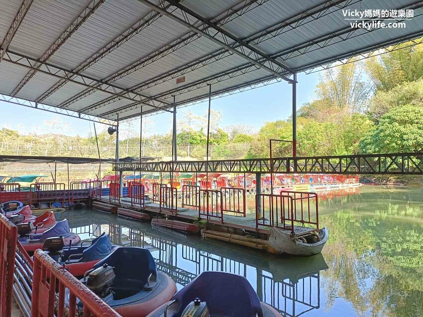 這座農場竟然有4個大安森林公園大，不僅可以騎馬射箭，還可以看特技秀，再來玩腳踏船練體力，想要在大草原上滾來滾去享受大自然也沒問題