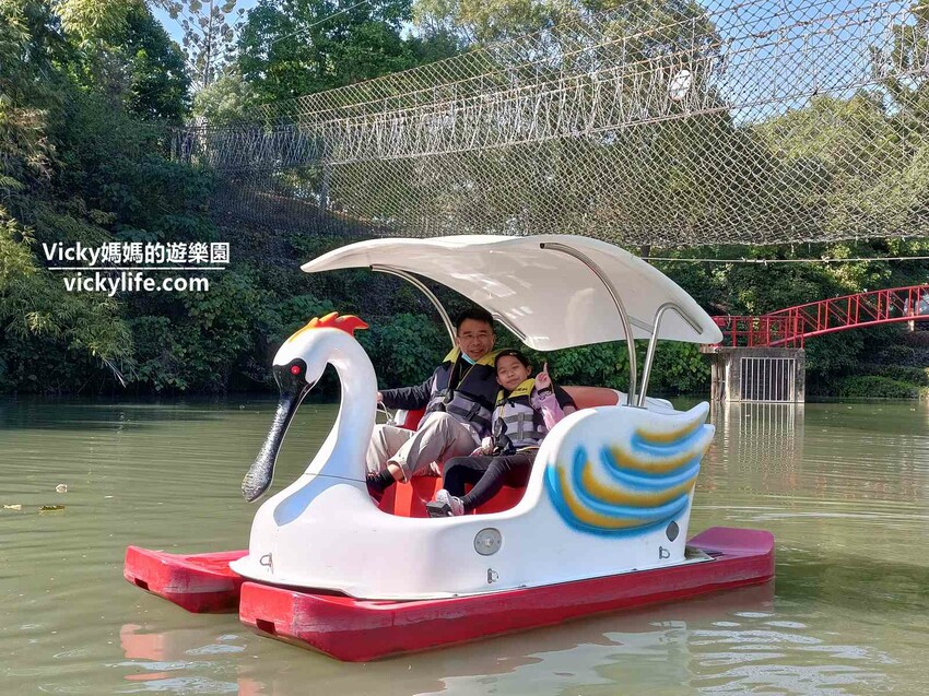 這座農場竟然有4個大安森林公園大，不僅可以騎馬射箭，還可以看特技秀，再來玩腳踏船練體力，想要在大草原上滾來滾去享受大自然也沒問題