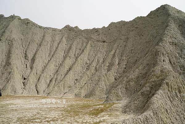 【高雄景點】田寮月世界 泥火山 超美壯觀獨特奇景 免門票 好拍又好走 (9).jpg 【高雄景點】田寮月世界 泥火山 超美壯觀獨特奇景 免門票 好拍又好走 (9).jpg