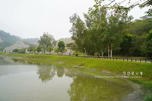 【高雄景點】田寮月世界 泥火山 超美壯觀獨特奇景 免門票 好拍又好走 (4).jpg 【高雄景點】田寮月世界 泥火山 超美壯觀獨特奇景 免門票 好拍又好走 (4).jpg