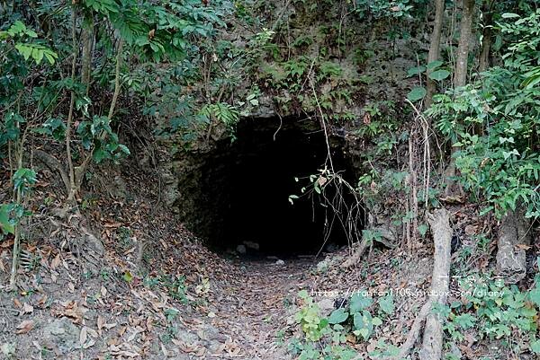 【高雄景點】田寮一線天|石母乳|欣賞大自然的鬼斧神工 是到高雄不可錯過的密境 (4).jpg