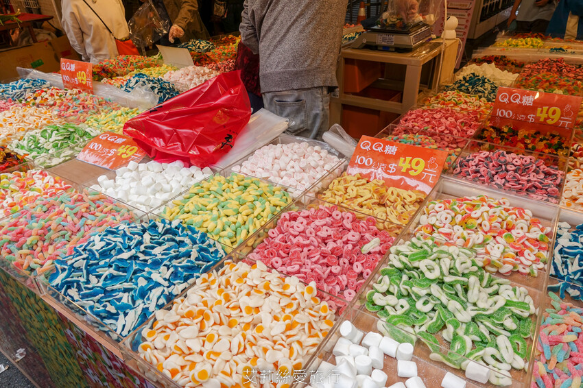 2023迪化街年貨大街 正式登場!超大福氣萌兔好可愛 台北年貨大街九大商圈要筆記!小花園茄芷袋環保購物好輕鬆!大稻埕一日遊行程推薦! - 艾莉絲愛旅行