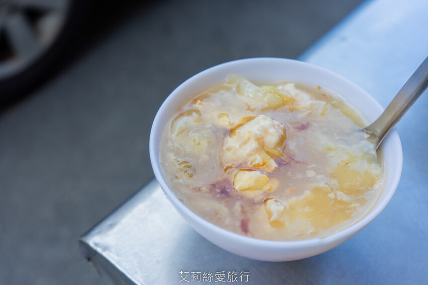 2023迪化街年貨大街 正式登場!超大福氣萌兔好可愛 台北年貨大街九大商圈要筆記!小花園茄芷袋環保購物好輕鬆!大稻埕一日遊行程推薦! - 艾莉絲愛旅行