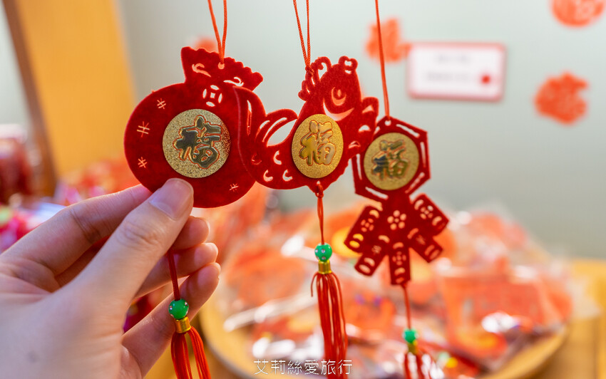 2023迪化街年貨大街 正式登場!超大福氣萌兔好可愛 台北年貨大街九大商圈要筆記!小花園茄芷袋環保購物好輕鬆!大稻埕一日遊行程推薦! - 艾莉絲愛旅行