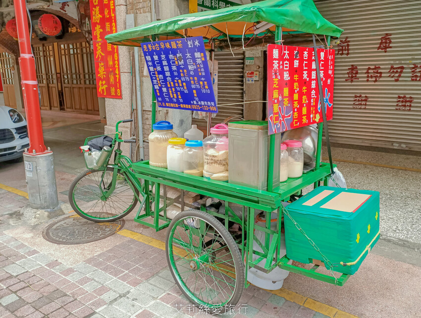 2023迪化街年貨大街 正式登場!超大福氣萌兔好可愛 台北年貨大街九大商圈要筆記!小花園茄芷袋環保購物好輕鬆!大稻埕一日遊行程推薦! - 艾莉絲愛旅行