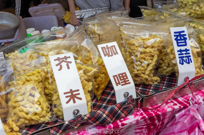 2023迪化街年貨大街 正式登場!超大福氣萌兔好可愛 台北年貨大街九大商圈要筆記!小花園茄芷袋環保購物好輕鬆!大稻埕一日遊行程推薦! - 艾莉絲愛旅行