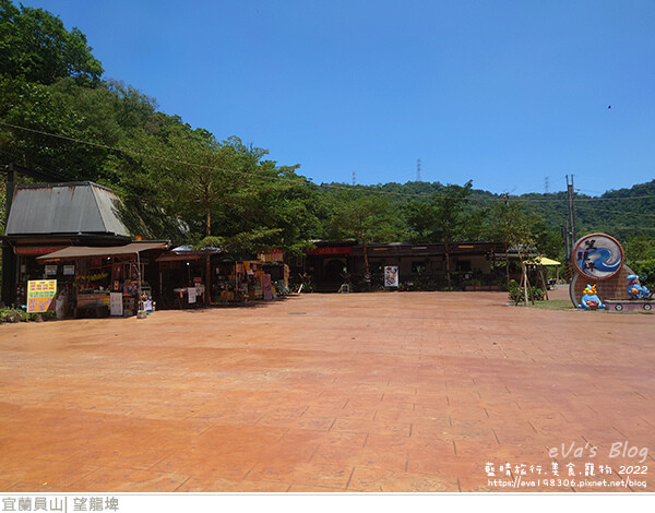 【宜蘭景點】望龍埤(寵物友善景點)，四周綠意盎然，湖岸有很多落羽松，綠油油的落羽松林看起來也很漂亮，漫