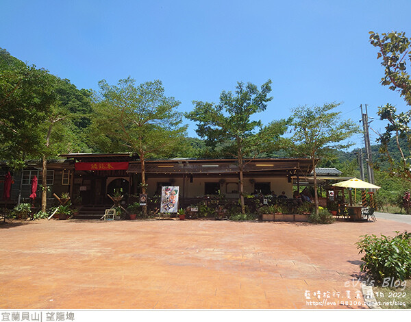 【宜蘭景點】望龍埤(寵物友善景點)，四周綠意盎然，湖岸有很多落羽松，綠油油的落羽松林看起來也很漂亮，漫