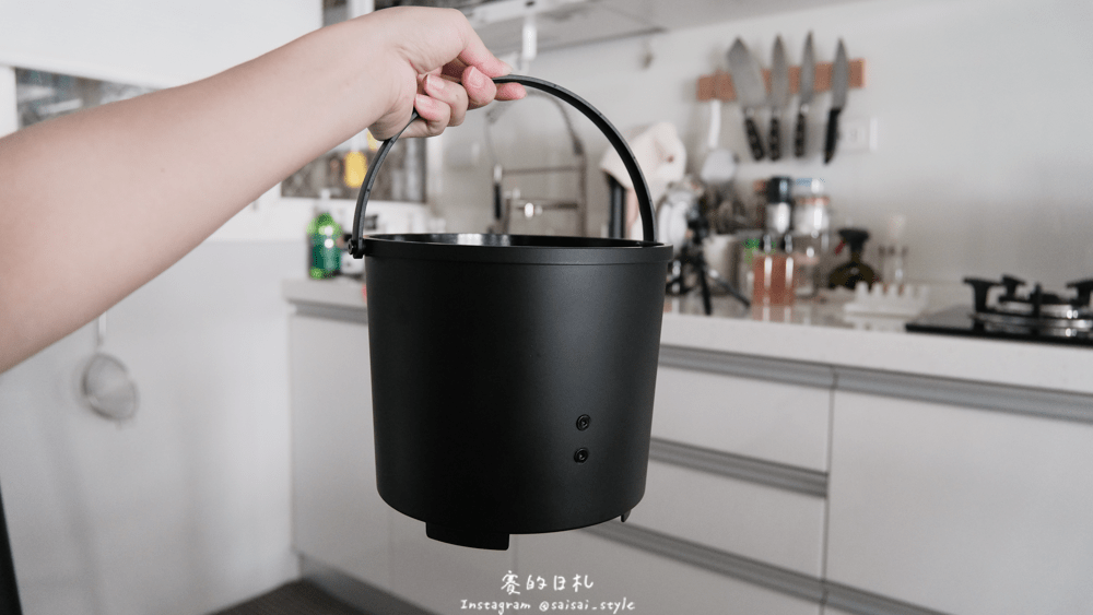 GPLUS 廚餘達人 家用廚餘乾燥機 獨家防潮底座、抗 UV 機身減少廚餘體積活性碳濾心-3-min.png