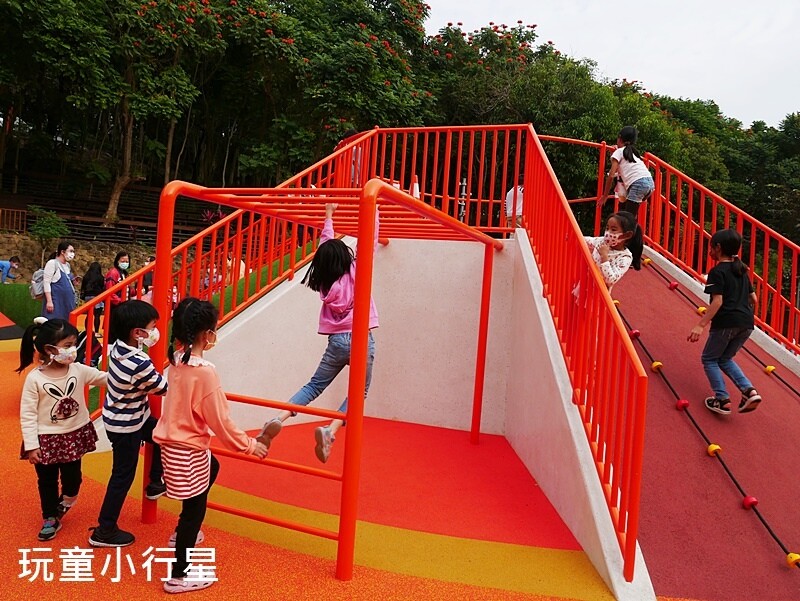 台南景點｜新化虎頭埤風景區特色遊戲場｜台南親山步道＆親子腳踏車道＆看鴨鵝