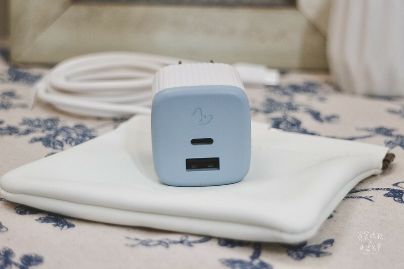 好物推薦｜品質與質感兼具的可愛快充組合｜Allite B2 32w氮化鎵雙孔快充｜OneMore