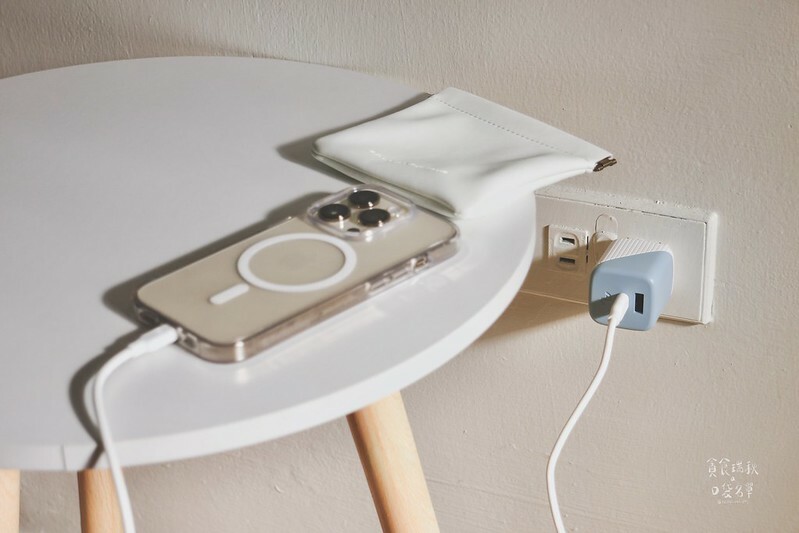 好物推薦｜品質與質感兼具的可愛快充組合｜Allite B2 32w氮化鎵雙孔快充｜OneMore