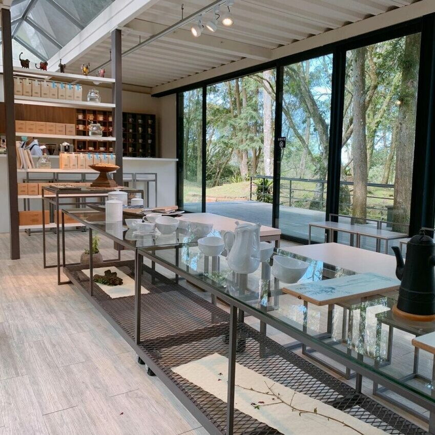 三峽熊空茶園｜熊空茶園有兩處可休息品茶的地方，不只提供茶飲，也有簡餐、輕食可選擇