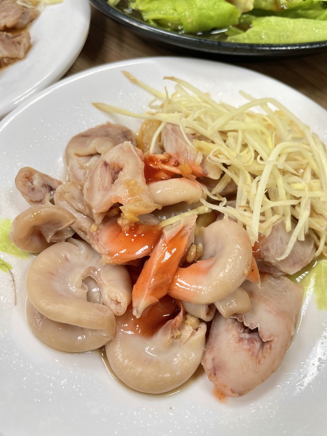 太佛心！限時三天！古早味米粉湯『一碗只要$20』！傳承五十年的獨家特製醬料，這優惠太佛了！冷冷的天喝一碗太療癒了吧！｜新竹美食