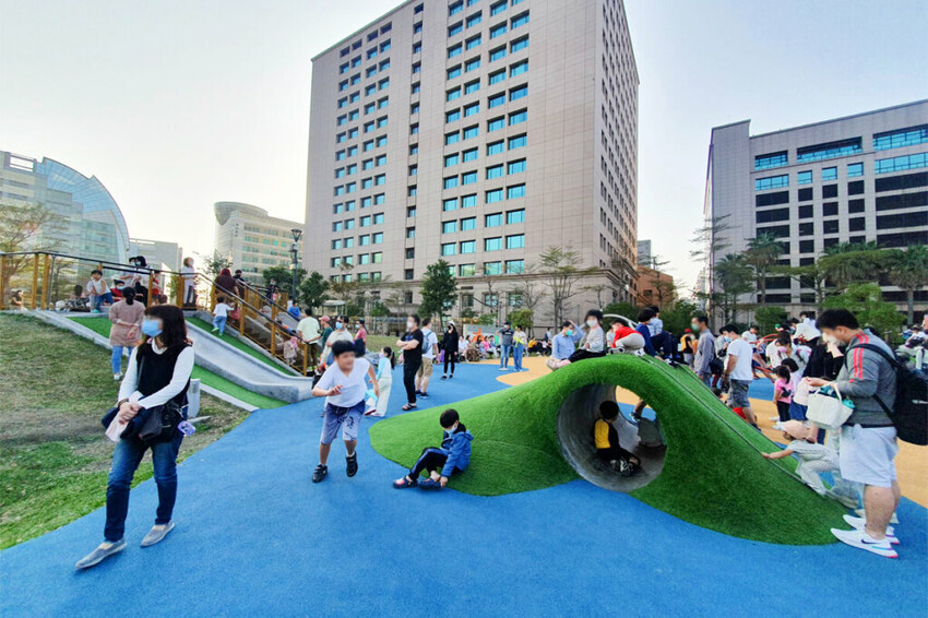 大港墘公園山訓遊戲場