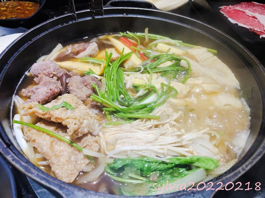 金大鋤壽喜燒,火烤兩吃。