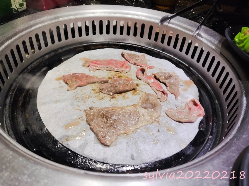 金大鋤壽喜燒,火烤兩吃。