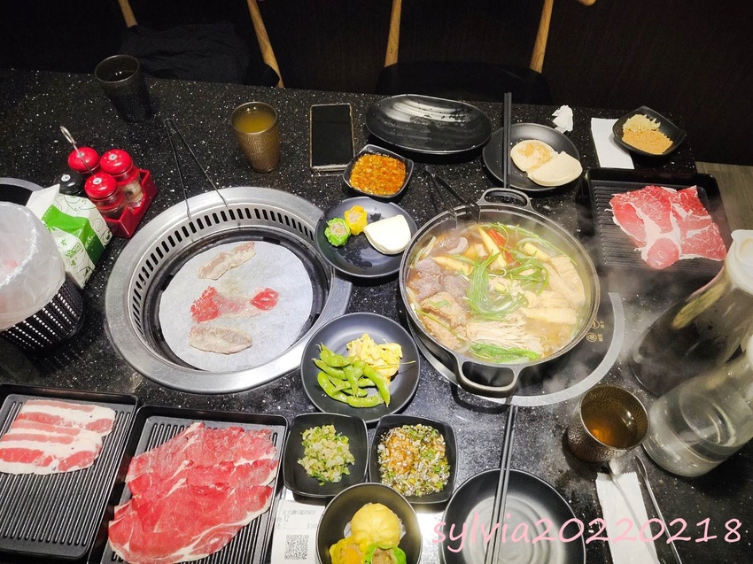 金大鋤壽喜燒,火烤兩吃。