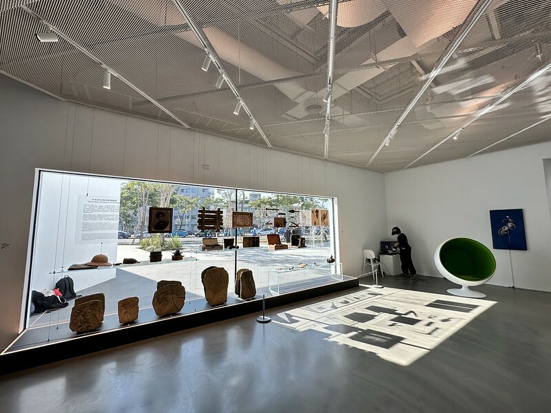 內惟藝術中心(neiwei arts center),白得好美麗,整個空間像是開放式的攝影棚,相信是網美們的樂園。