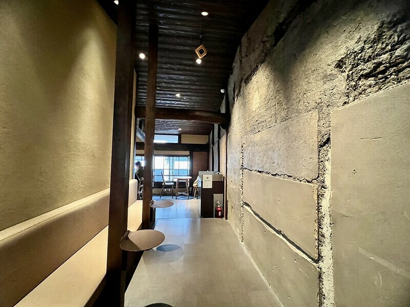 【亞洲,日本,京都】六角 藍瓶咖啡(Blue Bottle Coffee)讓百年歷史的「辻森自行車商會」變身成為老屋咖