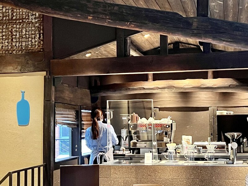 【亞洲,日本,京都】六角 藍瓶咖啡(Blue Bottle Coffee)讓百年歷史的「辻森自行車商會」變身成為老屋咖