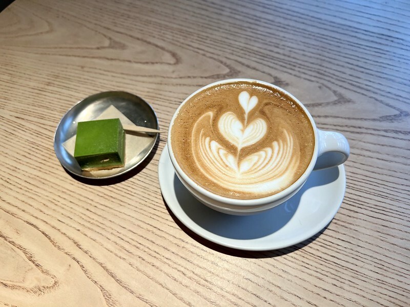 【亞洲,日本,京都】六角 藍瓶咖啡(Blue Bottle Coffee)讓百年歷史的「辻森自行車商會」變身成為老屋咖