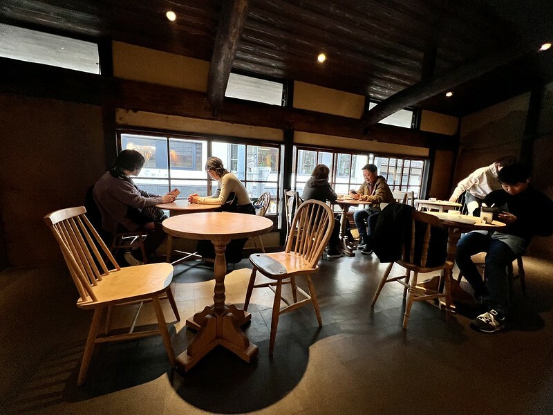 【亞洲,日本,京都】六角 藍瓶咖啡(Blue Bottle Coffee)讓百年歷史的「辻森自行車商會」變身成為老屋咖