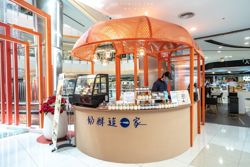 大江國際購物中心Metro walk～桃園青埔必逛購物中心，2023情人節餐廳推薦、桃園賀歲市集一定要帶全家來逛逛