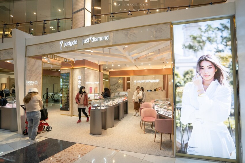 大江國際購物中心Metro walk～桃園青埔必逛購物中心，2023情人節餐廳推薦、桃園賀歲市集一定要帶全家來逛逛