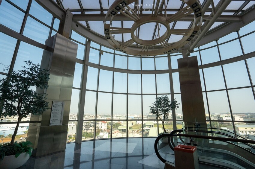 大江國際購物中心Metro walk～桃園青埔必逛購物中心，2023情人節餐廳推薦、桃園賀歲市集一定要帶全家來逛逛