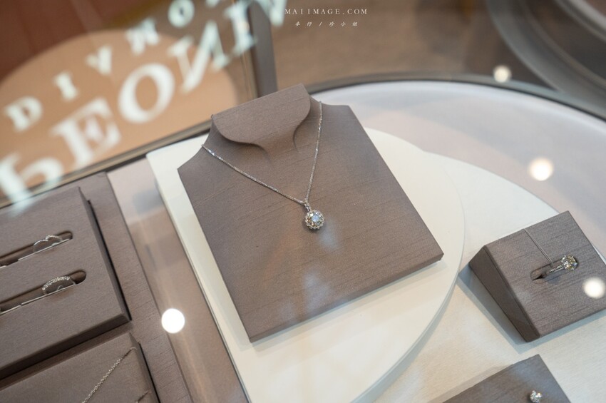 大江國際購物中心Metro walk～桃園青埔必逛購物中心，2023情人節餐廳推薦、桃園賀歲市集一定要帶全家來逛逛