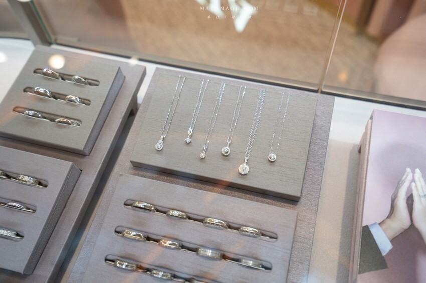 大江國際購物中心Metro walk～桃園青埔必逛購物中心，2023情人節餐廳推薦、桃園賀歲市集一定要帶全家來逛逛