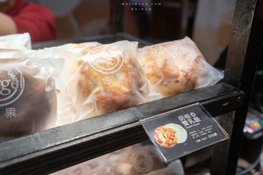 大江國際購物中心Metro walk～桃園青埔必逛購物中心，2023情人節餐廳推薦、桃園賀歲市集一定要帶全家來逛逛