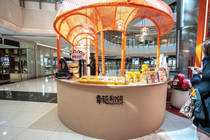 大江國際購物中心Metro walk～桃園青埔必逛購物中心，2023情人節餐廳推薦、桃園賀歲市集一定要帶全家來逛逛