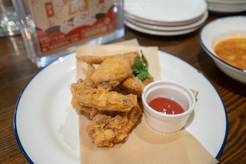 大江國際購物中心Metro walk～桃園青埔必逛購物中心，2023情人節餐廳推薦、桃園賀歲市集一定要帶全家來逛逛