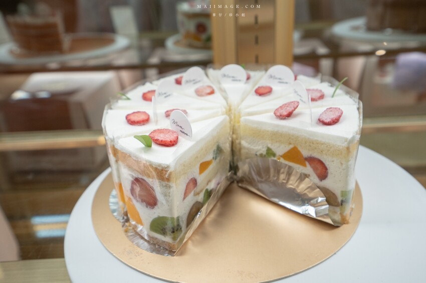 大江國際購物中心Metro walk～桃園青埔必逛購物中心，2023情人節餐廳推薦、桃園賀歲市集一定要帶全家來逛逛