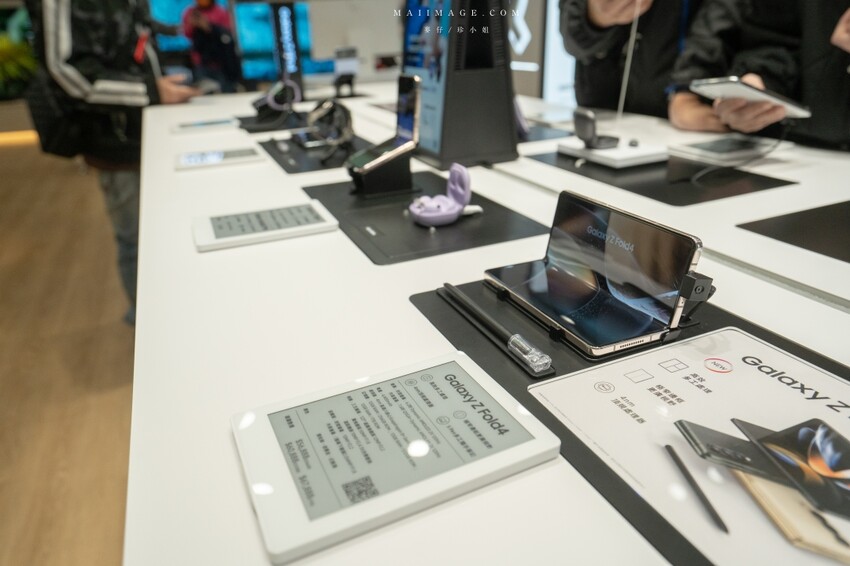 大江國際購物中心Metro walk～桃園青埔必逛購物中心，2023情人節餐廳推薦、桃園賀歲市集一定要帶全家來逛逛