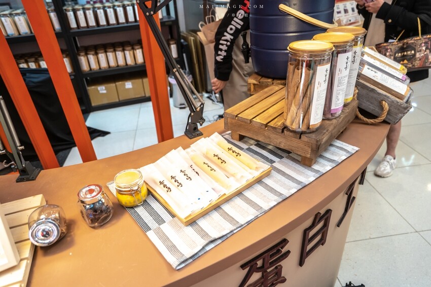 大江國際購物中心Metro walk～桃園青埔必逛購物中心，2023情人節餐廳推薦、桃園賀歲市集一定要帶全家來逛逛