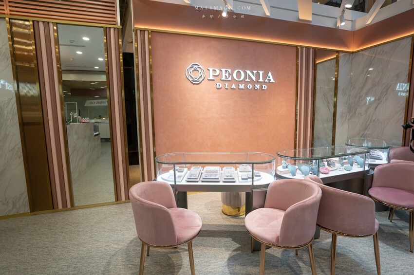 大江國際購物中心Metro walk～桃園青埔必逛購物中心，2023情人節餐廳推薦、桃園賀歲市集一定要帶全家來逛逛