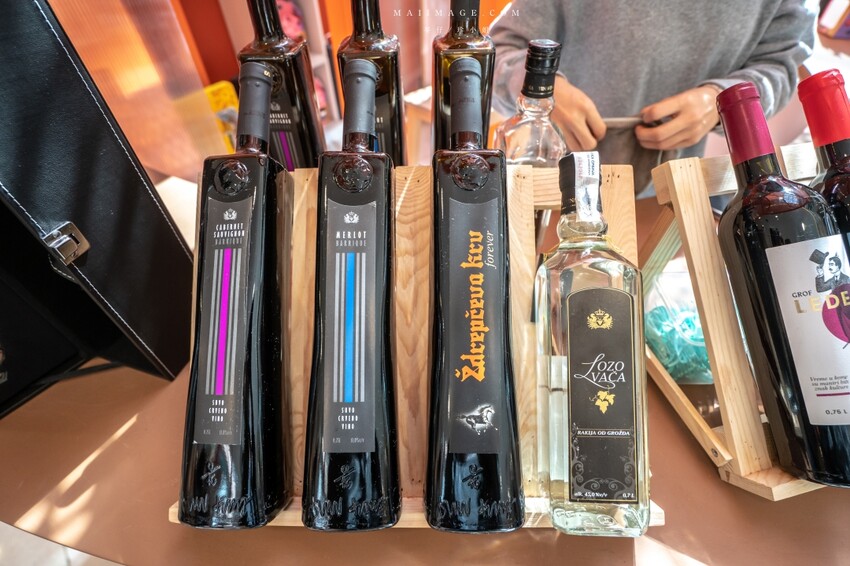 大江國際購物中心Metro walk～桃園青埔必逛購物中心，2023情人節餐廳推薦、桃園賀歲市集一定要帶全家來逛逛