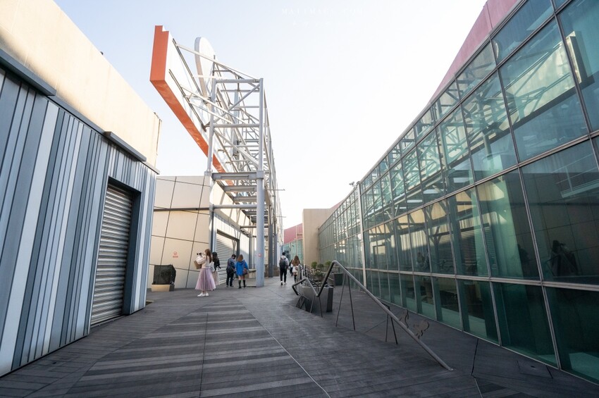 大江國際購物中心Metro walk～桃園青埔必逛購物中心，2023情人節餐廳推薦、桃園賀歲市集一定要帶全家來逛逛