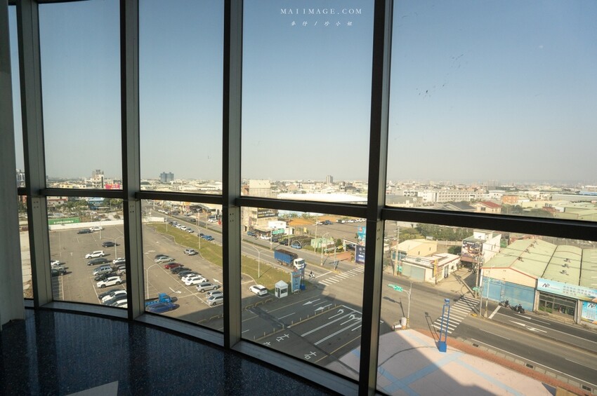 大江國際購物中心Metro walk～桃園青埔必逛購物中心，2023情人節餐廳推薦、桃園賀歲市集一定要帶全家來逛逛