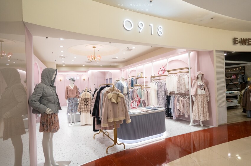 大江國際購物中心Metro walk～桃園青埔必逛購物中心，2023情人節餐廳推薦、桃園賀歲市集一定要帶全家來逛逛