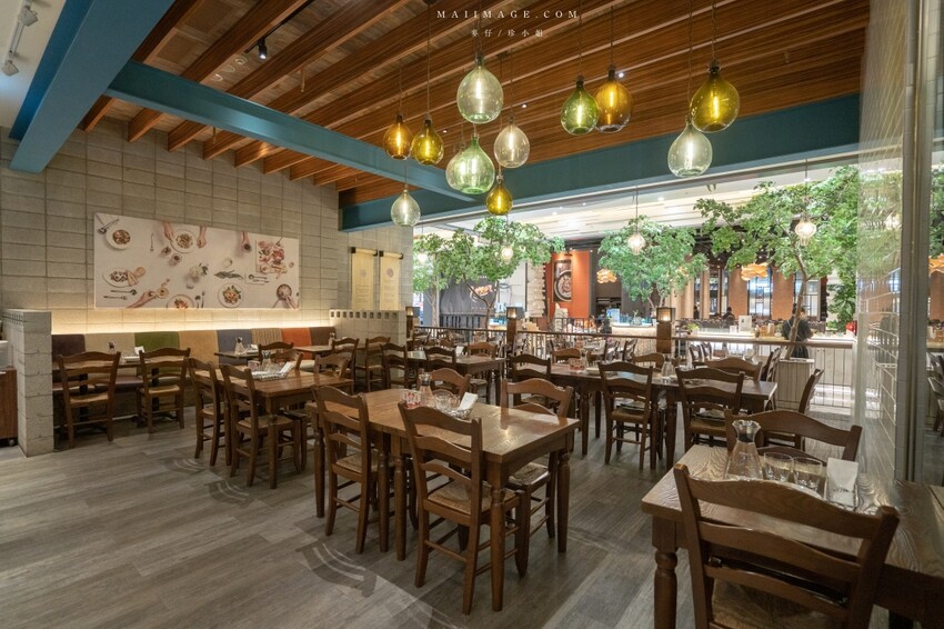 大江國際購物中心Metro walk～桃園青埔必逛購物中心，2023情人節餐廳推薦、桃園賀歲市集一定要帶全家來逛逛