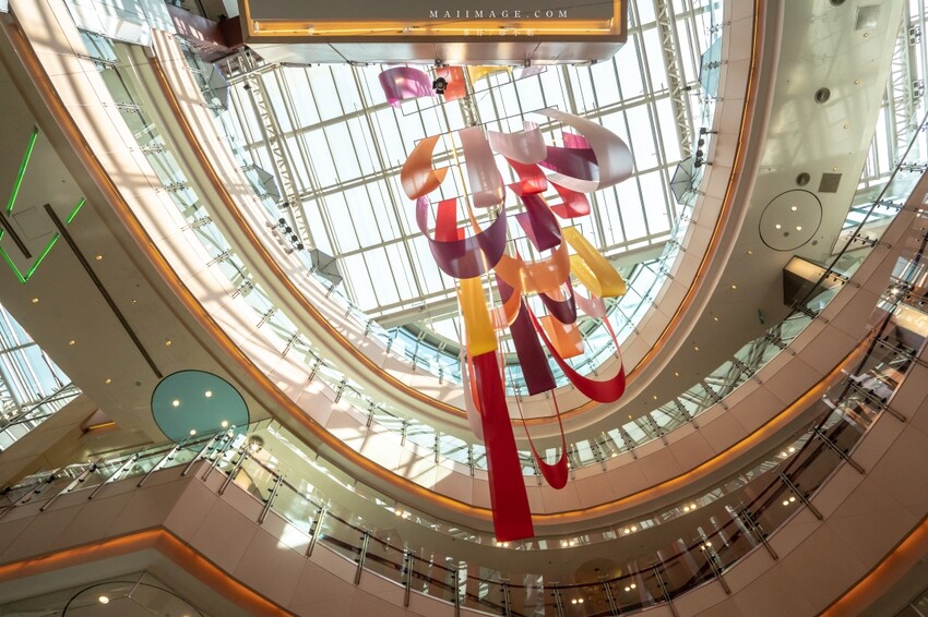 大江國際購物中心Metro walk～桃園青埔必逛購物中心，2023情人節餐廳推薦、桃園賀歲市集一定要帶全家來逛逛